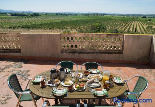 Apartamento com terraço em Garriguella