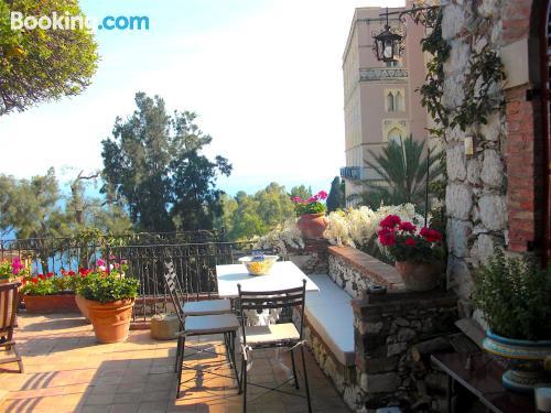 Confortável apartamento em boa posição em Taormina