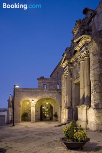 Appartement avec piscine et l'air. Plasencia à vos pieds