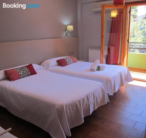 Stay cool: air apartment in Aínsa. Petite and in central location