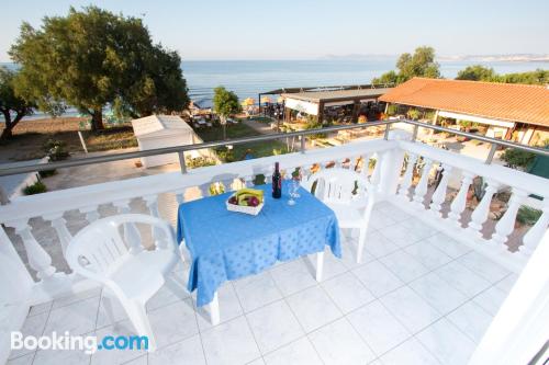 Appartement avec terrasse. Agia Marina Nea Kydonias à vos pieds