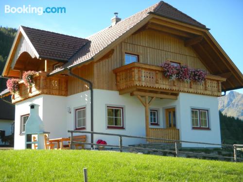 Appartement en bonne position. Terrasse!