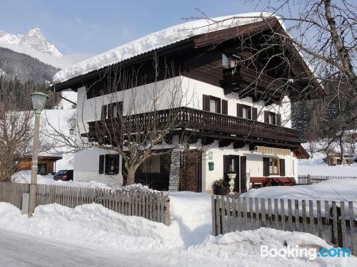 Saalfelden am Steinernen Meer à vos pieds. Parfait pour une personne