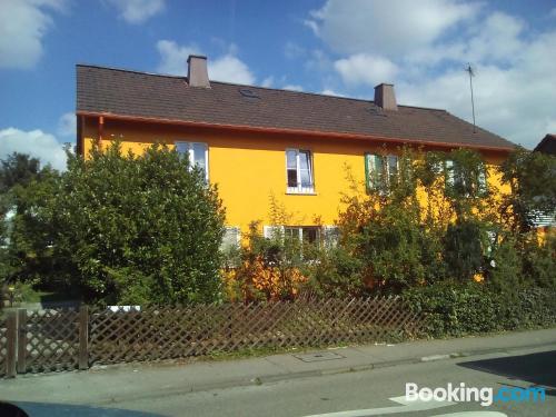 Em boa posição e terraço em Leinfelden-Echterdingen, para 2 pessoas