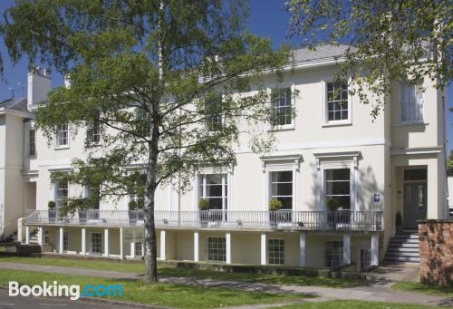 Apt mit Balkon. In Cheltenham