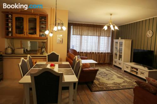 Amplio apartamento de dos habitaciones en Narva