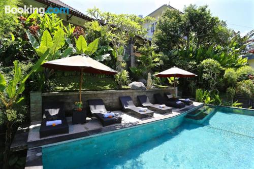 Piscina y wifi en Ubud con vistas