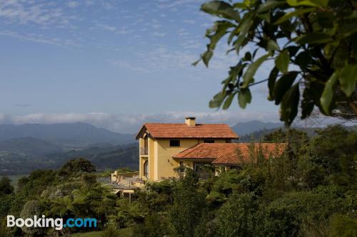 Appartamento di 100m2 a Whitianga. Terrazza e Internet