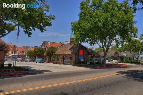 Apartamento con piscina y aire acondicionado en zona increíble de Solvang