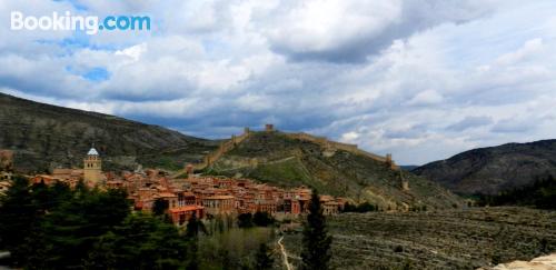 Apartamento con terraza y internet en Albarracín de dos dormitorios