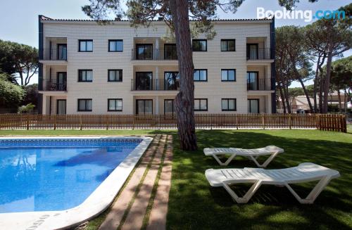 Comfortabel appartement em Castelldefels. Terras!