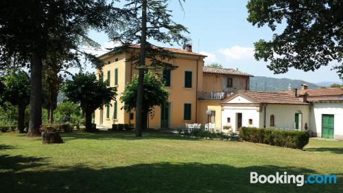 Appartement avec terrasse et wifi à Poppi. Idéal pour 2 personnes!.