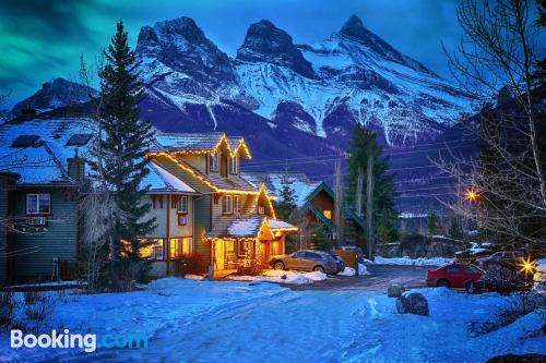 Canmore à vos pieds! Terrasse!