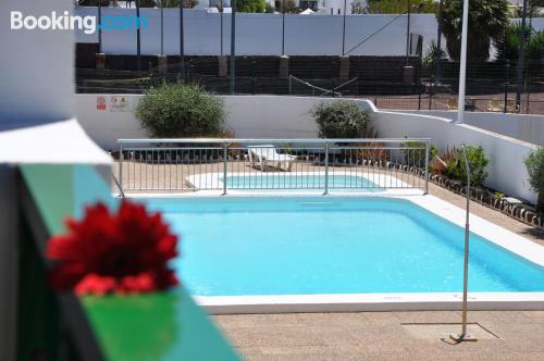 Piscina y internet en Puerto Del Carmen para parejas