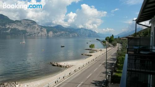 Appartement met terras. Brenzone sul Garda vanuit uw raam!