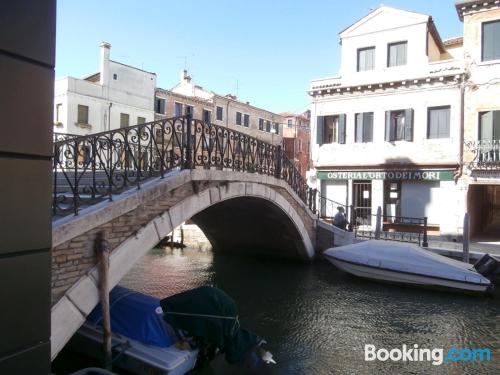 One bedroom apartment in Venice. Internet!