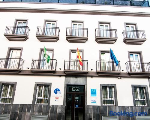 Práctico apartamento en Cádiz ¡con terraza!.