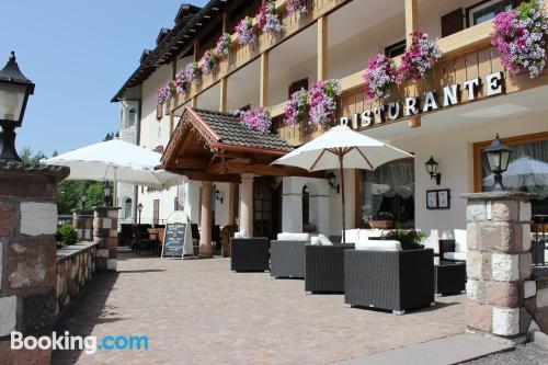 Apartamento con terraza y wifi