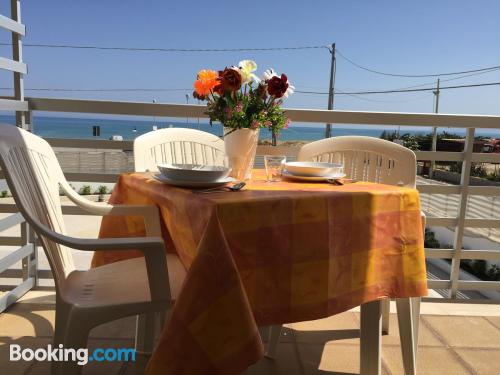 Wohnung mit Internet und Terrasse. In Castellammare Del Golfo