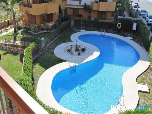 Gran apartamento con piscina de dos habitaciones