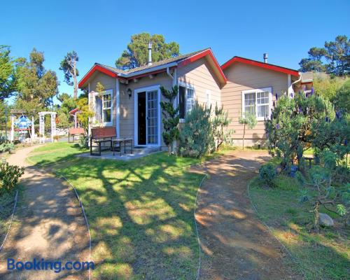 Praktische Wohnung in Pacific Grove. Haustier erlaubt