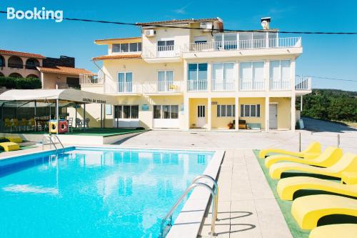 Prático apartamento para 2 pessoas. Terraço e piscina