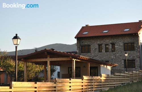 Cómodo apartamento en Ucieda de Abajo con conexión a internet y terraza