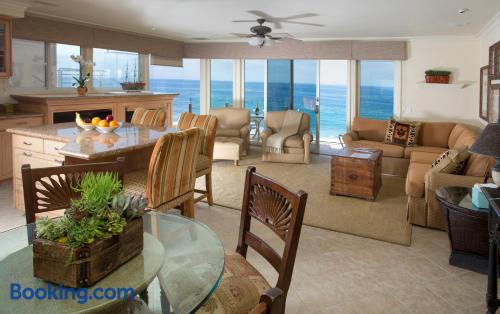 Espacioso apartamento en buena zona de Laguna Beach