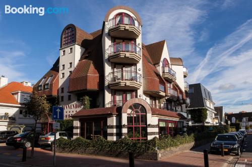 Ferienwohnung mit w-lan und Terrasse. In Knokke-Heist