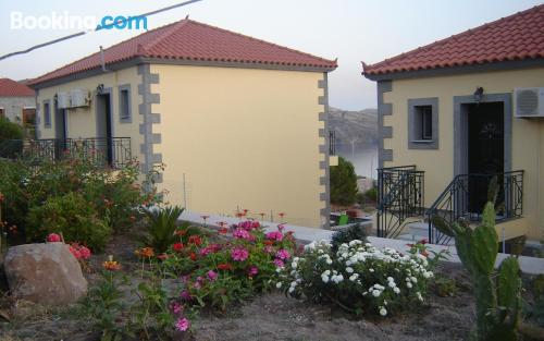 Appartamento accogliente a Agios Ioannis Kaspaka. Terrazza e Internet