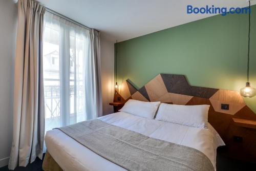 Home for couples in Paris with wifi