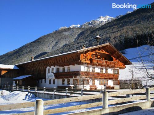 Apartamento de tres habitaciones en Neustift im Stubaital. ¡Internet!