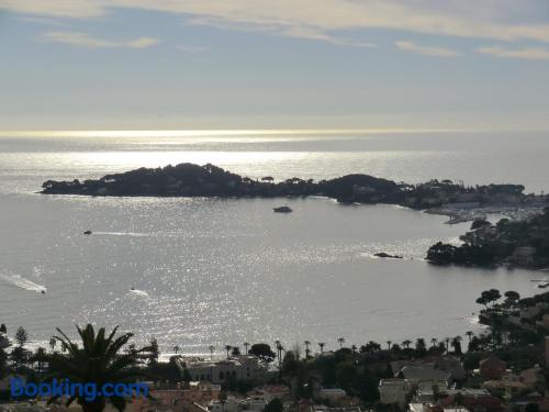 Na melhor posição e terraço em Beaulieu-sur-Mer. Perfeito duas pessoas!