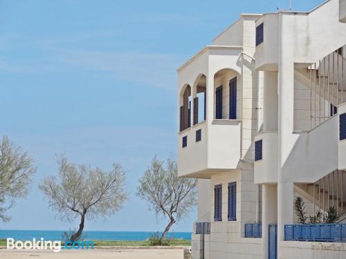 Spacieux appartement avec 2 chambres. À Torre Santa Sabina