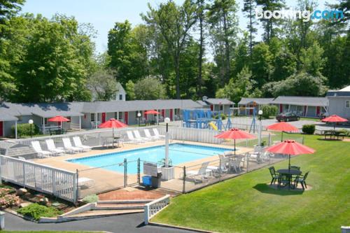 Appartement avec piscine. Lac George est votre