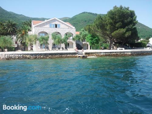 Appartement avec terrasse. Herceg-Novi à vos pieds!