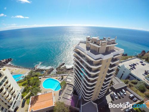 Appartement avec piscine et terrasse. Pour 2 personnes