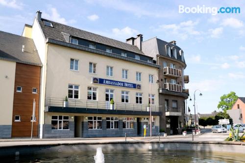 Klein appartement in Eupen. Verwarming en internet