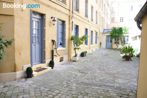 Versailles à vos pieds! Terrasse et Wifi!