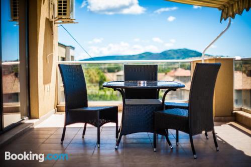 Appartement avec terrasse. Idéal!