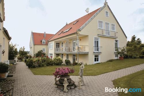 Grande apartamento em Neualbenreuth. Terraço e piscina