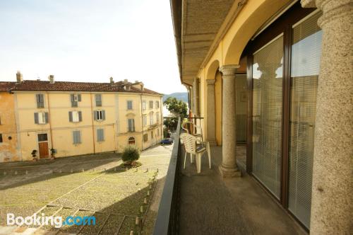 Spacieux appartement avec 2 chambres. À Verbania