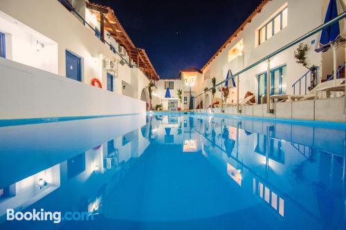 Appartement avec piscine dans une excellente position de Panormos Rethymno