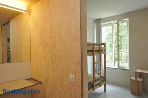 Cama en habitación compartida de 6 camas