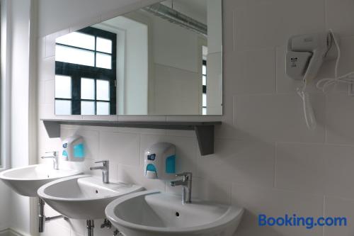 Posto Letto in Dormitorio con 6 Letti 