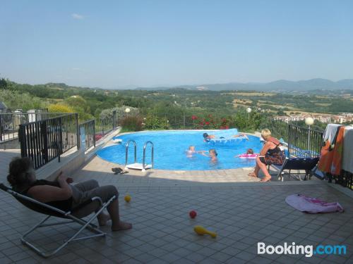 Appartement avec terrasse, dans une position centrale