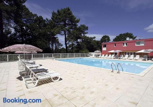 Appartement avec piscine et terrasse. Idéal!