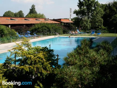 Appartement avec Wifi et terrasse. Piscine!