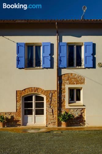 Praktische Ferienwohnung in Novi ligure. Mit Kinderbett