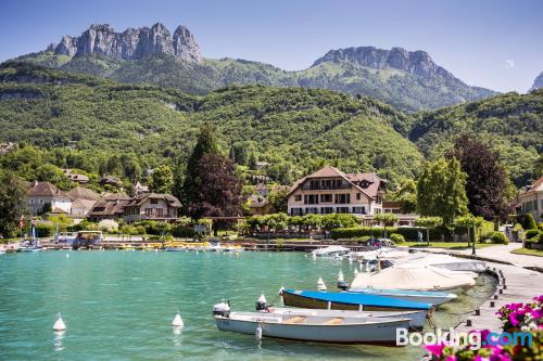 Pratique appartement deux personnes. Talloires à vos pieds